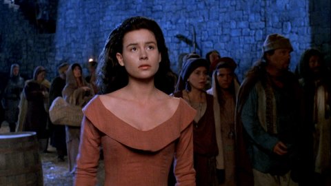 Embeth Davidtz - Sexy Scenes in Army of Darkness (1992)