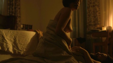 Elisabeth Moss - Sexy Scenes in Top of the Lake s02e06 (2017)