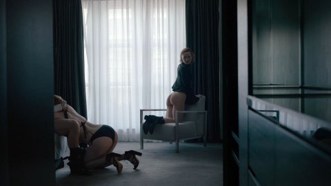 Louisa Krause, Gillian Williams - Sexy Scenes in The Girlfriend Experience s02e01 (2017)