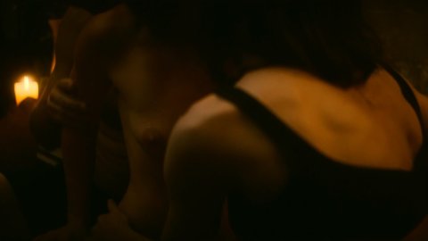 Samantha Soule, Ellen Page - Sexy Scenes in Tales of the City s01e02 (2019)
