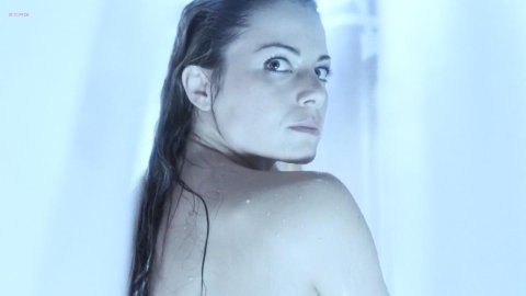 Erica Durance - Sexy Scenes in Smallville s04-07 (2004)