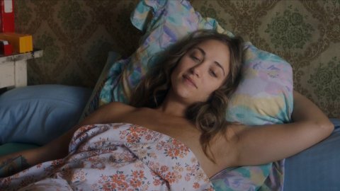 Lilly-Fleur Pointeaux - Sexy Scenes in La Vie devant elles s02e04-06 (2017)