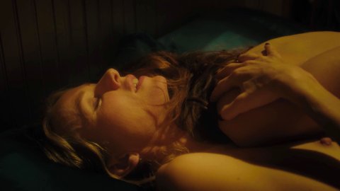 Naomi Watts, Sophie Cookson - Sexy Scenes in Gypsy s01e07 (2017)