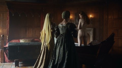 Charlotte Hope - Sexy Scenes in The Spanish Princess s01e08 (2019)