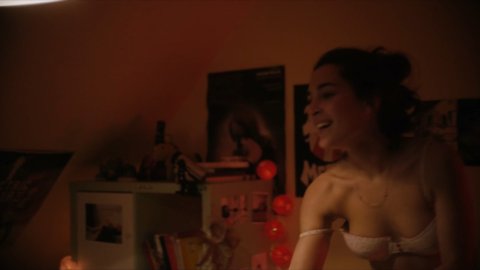 Helene Kuhn - Sexy Scenes in Marianne (2016)