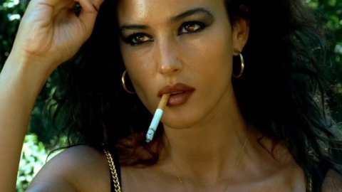 Monica Bellucci - Sexy Scenes in Dobermann (1997)