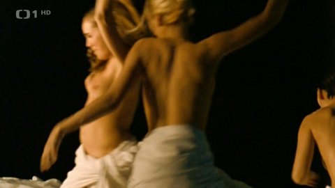 Lucie Vondrackova, Barbora Seidlova, Martina Klirova - Sexy Scenes in Snowboarďáci (2004)