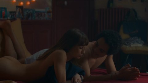 Thais Alessandrin, Sandrine Kiberlain - Sexy Scenes in Sweetheart (2019)
