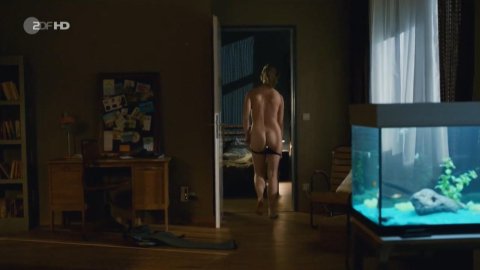 Lisa Wagner - Sexy Scenes in Kommissarin Heller (2017)
