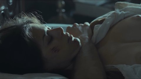 Joana Coelho - Sexy Scenes in Madre Paula s01e02 (2017)