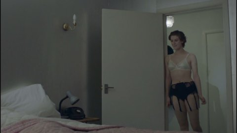 Honor Swinton Byrne - Sexy Scenes in The Souvenir (2019)