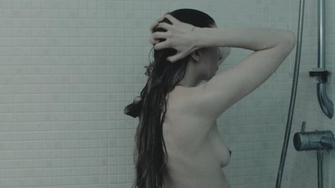Anna Dawson - Sexy Scenes in The Creature Below (2016)