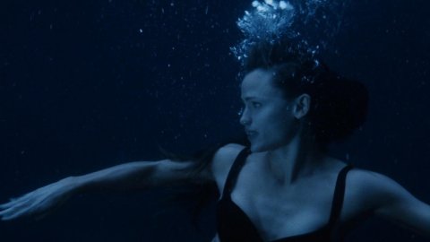 Jennifer Garner - Sexy Scenes in Elektra (2005)