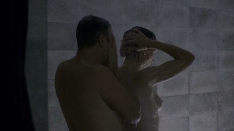 Sophie Gomez - Sexy Scenes in Monarca s01e04, e07 (2019)
