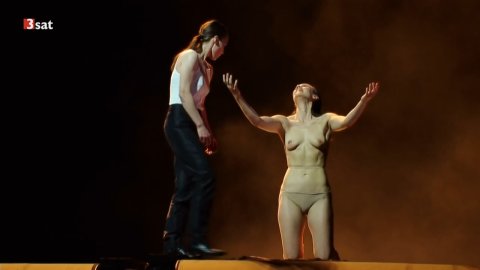 Nora Buzalka - Sexy Scenes in Die Räuber (2017)
