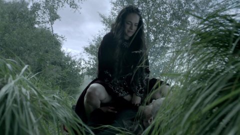 Amy Bailey - Sexy Scenes in Vikings s03e04 (2015)