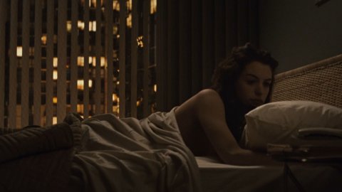 Anne Hathaway - Sexy Scenes in Passengers (2008)