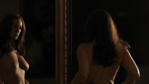 Elena Sofia Ricci - Sexy Scenes in Loro (2018)