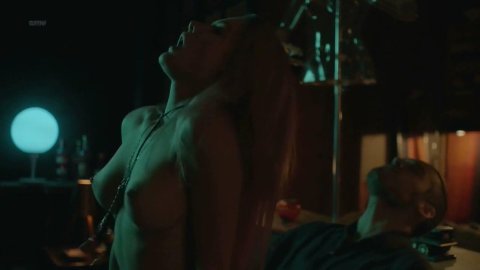 Fiorellla Mattheis - Sexy Scenes in August Street s01e12 (2018)