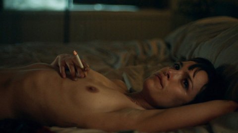 Jodi Balfour - Sexy Scenes in Rellik s01e05 (2017)