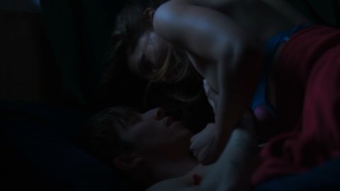 Jessica Rothe, Kathleen Rose Perkins - Sexy Scenes in Juveniles (2018)