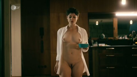 Katharina Nesytowa - Sexy Scenes in Tödliches Erwachen (2019)
