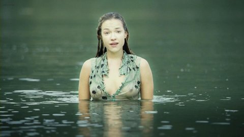 Alicja Bachleda - Sexy Scenes in Ondine (2009)