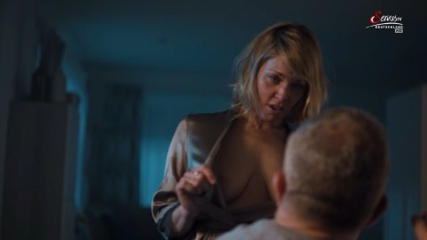 Jaschka Lammert - Sexy Scenes in Meiberger: Chasing Minds s01e06 (2018)