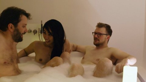 Le-Thanh Ho - Sexy Scenes in jerks. s02e03 (2018)