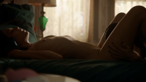 Mishel Prada, Maria-Elena Laas - Sexy Scenes in Vida s02e03 (2019)