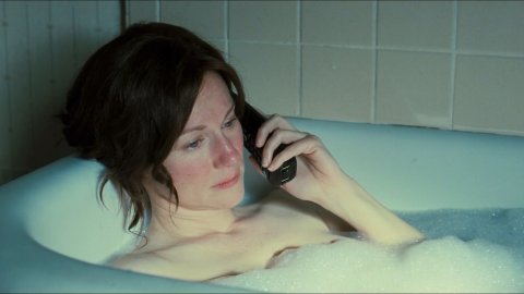 Laura Linney - Sexy Scenes in The Savages (2007)
