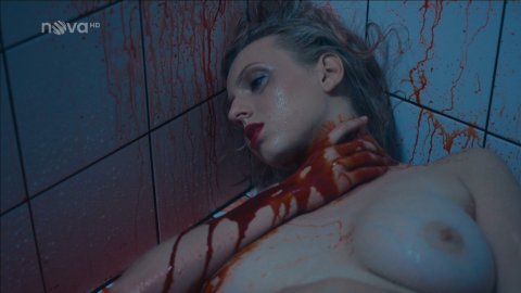 Rebeka Lizlerova - Sexy Scenes in Dáma a Král s03e05 (2018)