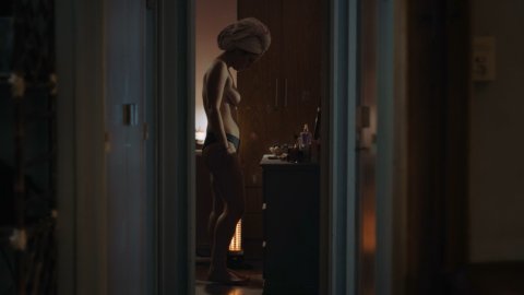 Mora Arenillas - Sexy Scenes in Invisible (2017)